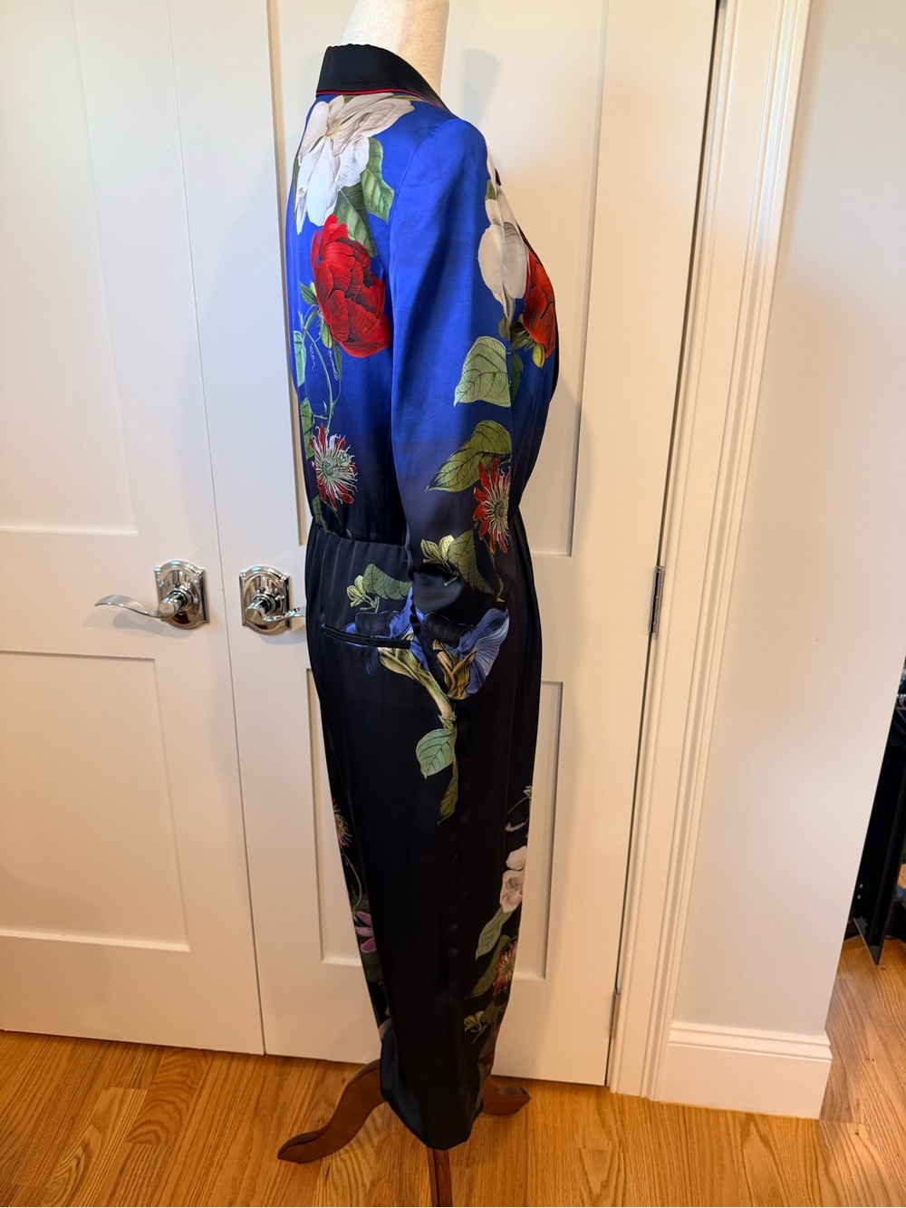 Alice + Olivia Louetta Black Floral Jumpsuit with Blue Accents - Picture 11 of 16